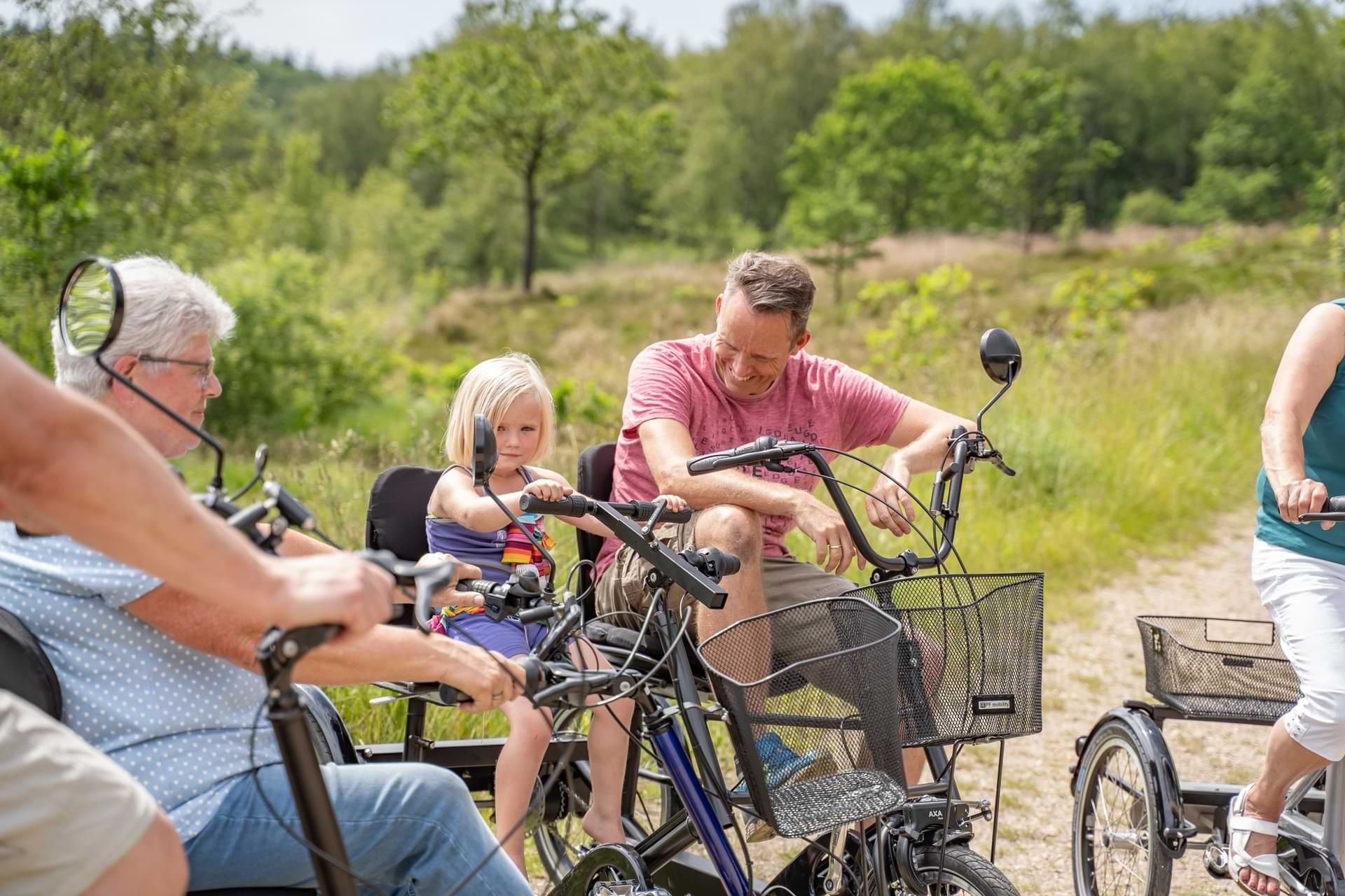 Fahren in der Natur mit Spaß und Familie